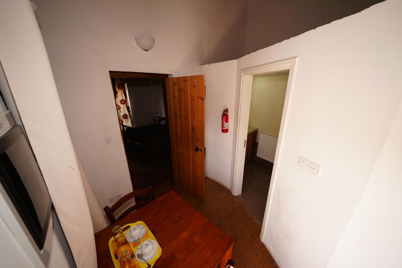 Linos Inn カコペトリア エクステリア 写真